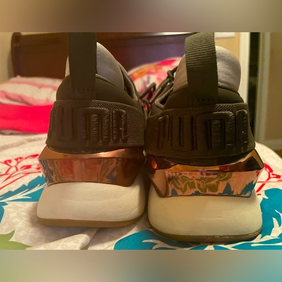 PUMAS - Picture 3 of 3